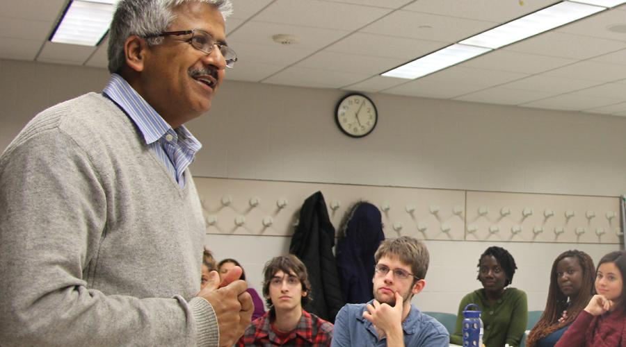 Dr. Ramaswami "Balu" Balasubramaniam teaching in an ILR classroom