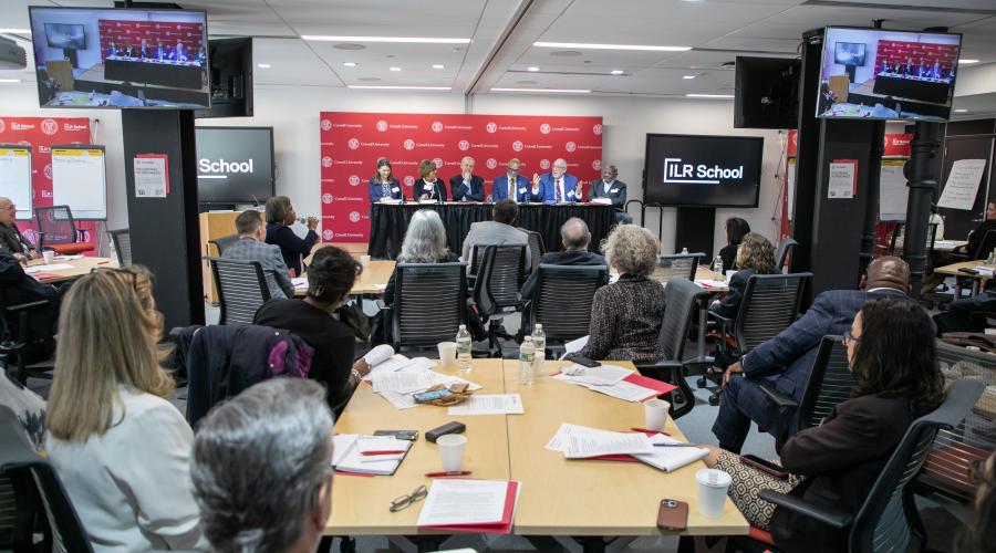 Picture of the panelists and guests.