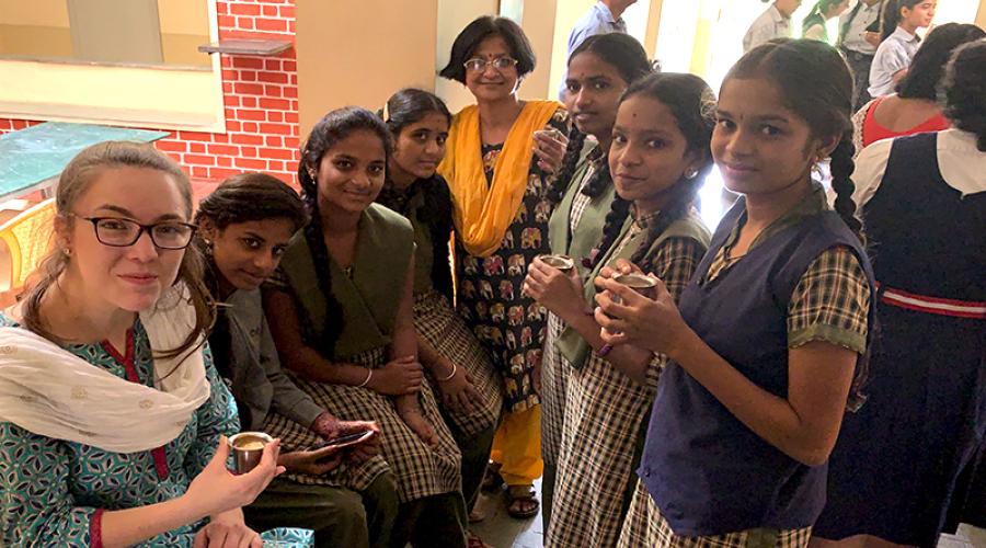 Estefania Palacios '18, Mysore schoolchildren