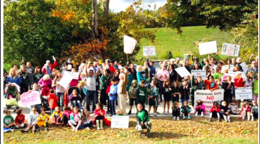 Protesters in Minisink