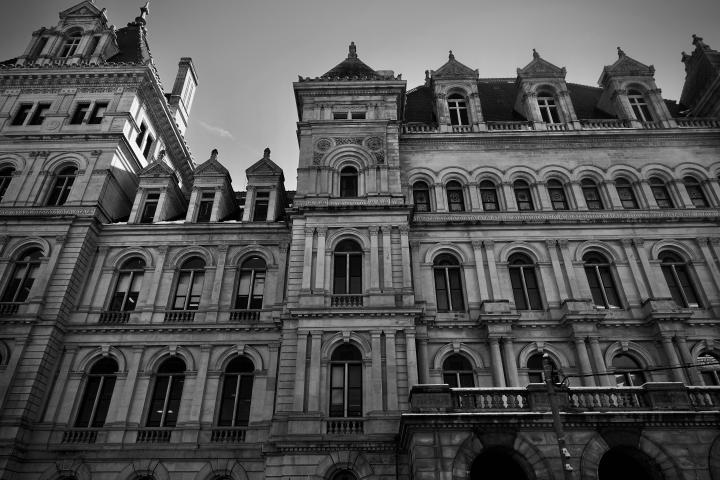 B&W image of building in Albany, New York