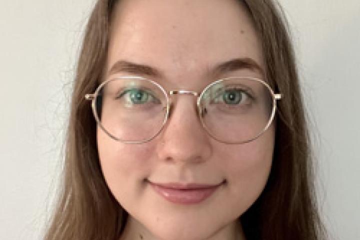Headshot of Lauren Kessler