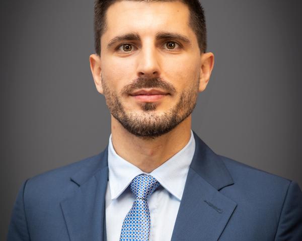 Stefan Ivanovski headshot